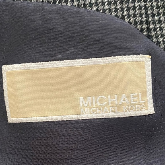 Michael Kors Men’s Classic Fit Black & Cream Houndstooth 2 Button Closure Sz 44L - Picture 5 of 6